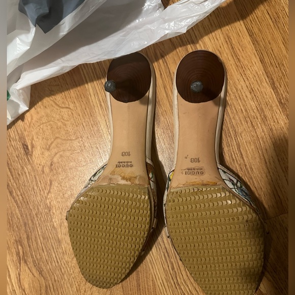 Gucci Cream Floral Sandals - Picture 3 of 4